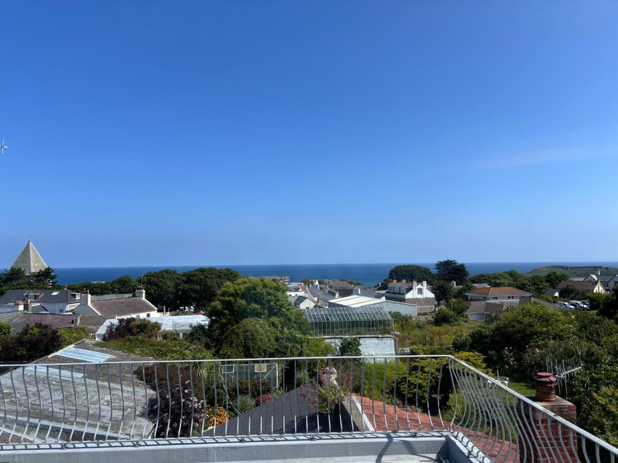 Bonjour Guest House Braye Esterno foto